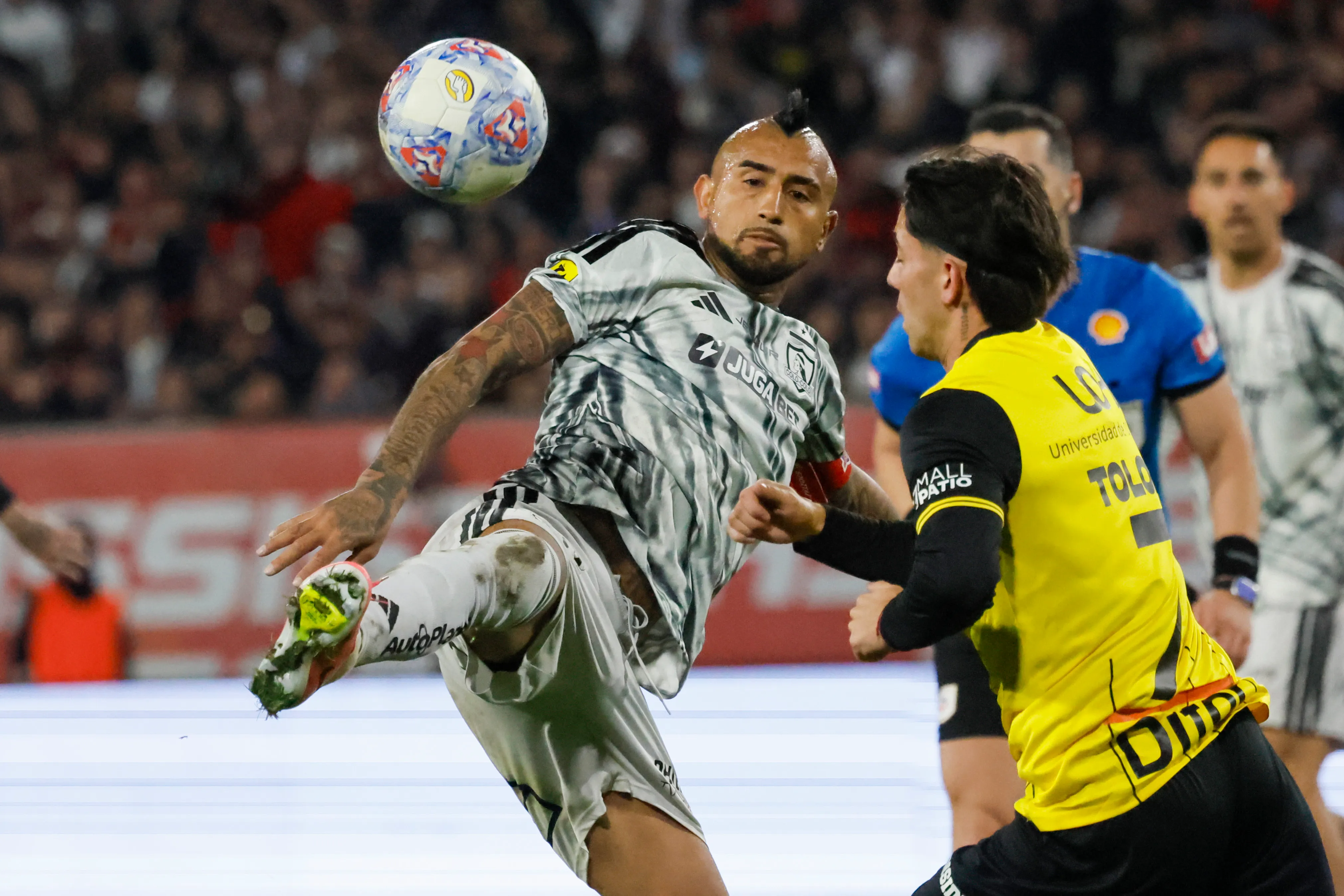 Arturo Vidal y un mensaje en las redes sociales previo al Superclásico.Imagen: Andres Pina/Photosport