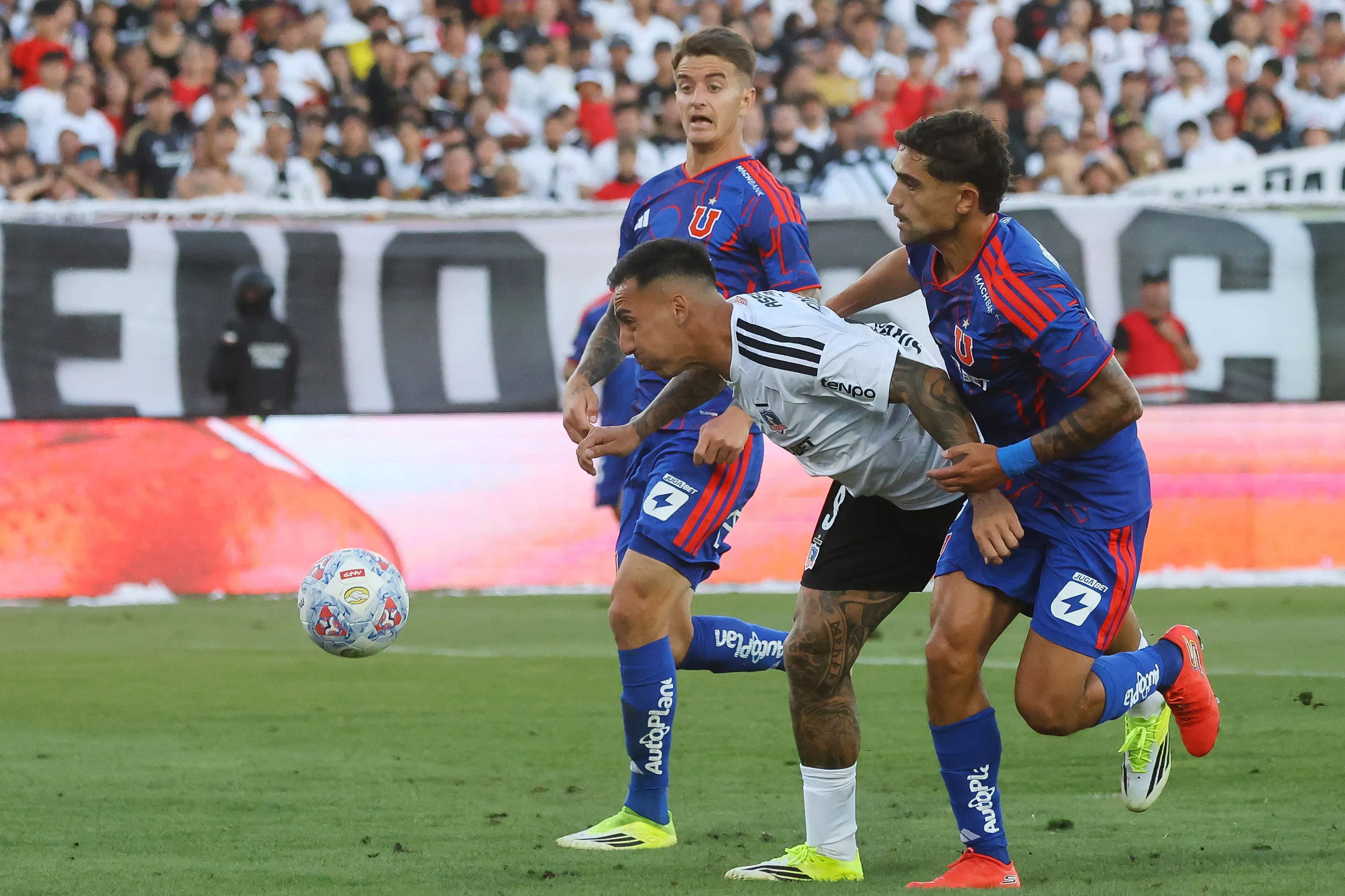 Colo Colo y la U se enfrentarán en el Superclásico 200.Imagen: Jonnathan Oyarzun/Photosport