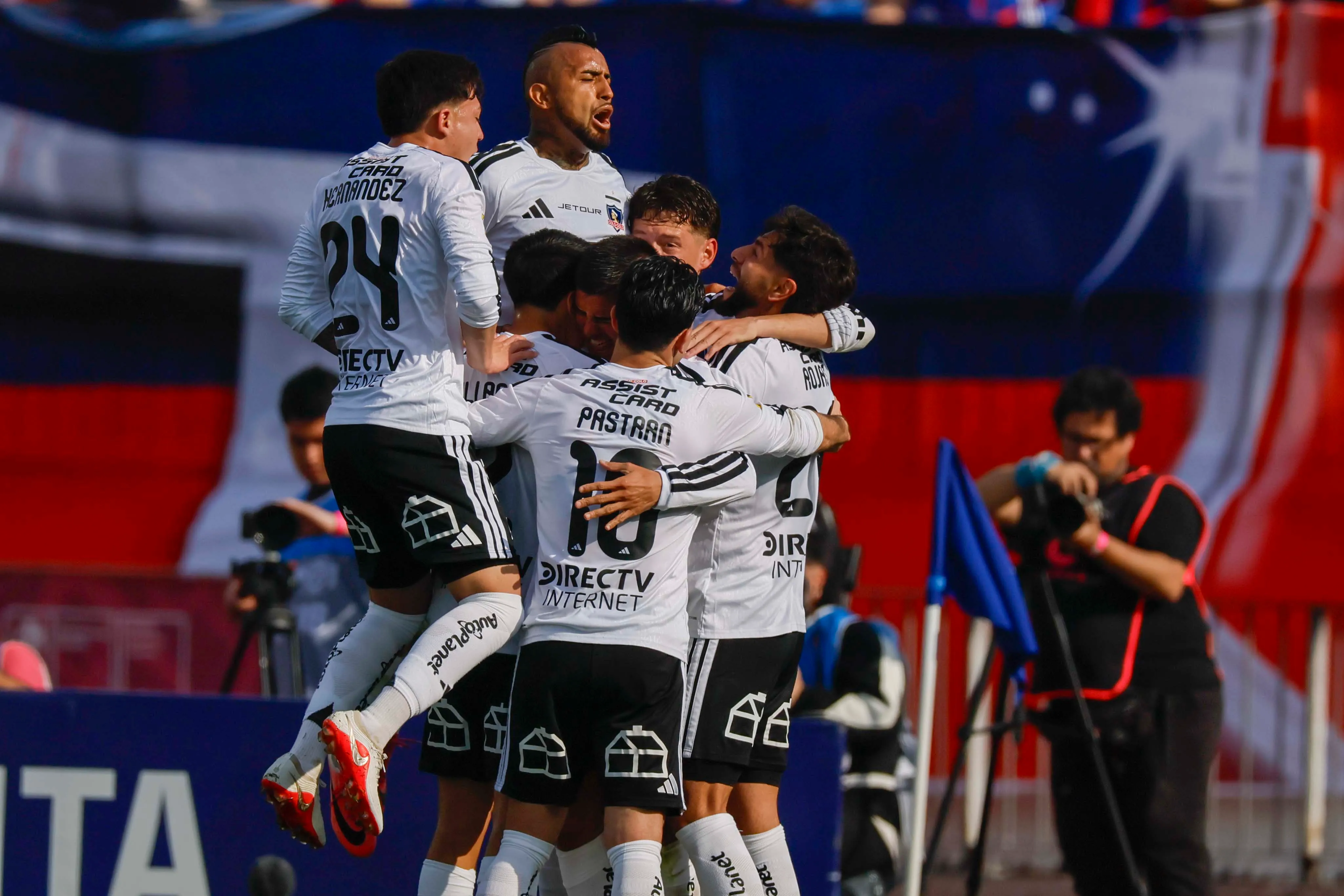 Colo Colo abre la cuenta en el Superclásico. Imagen: Andres Pina/Photosport