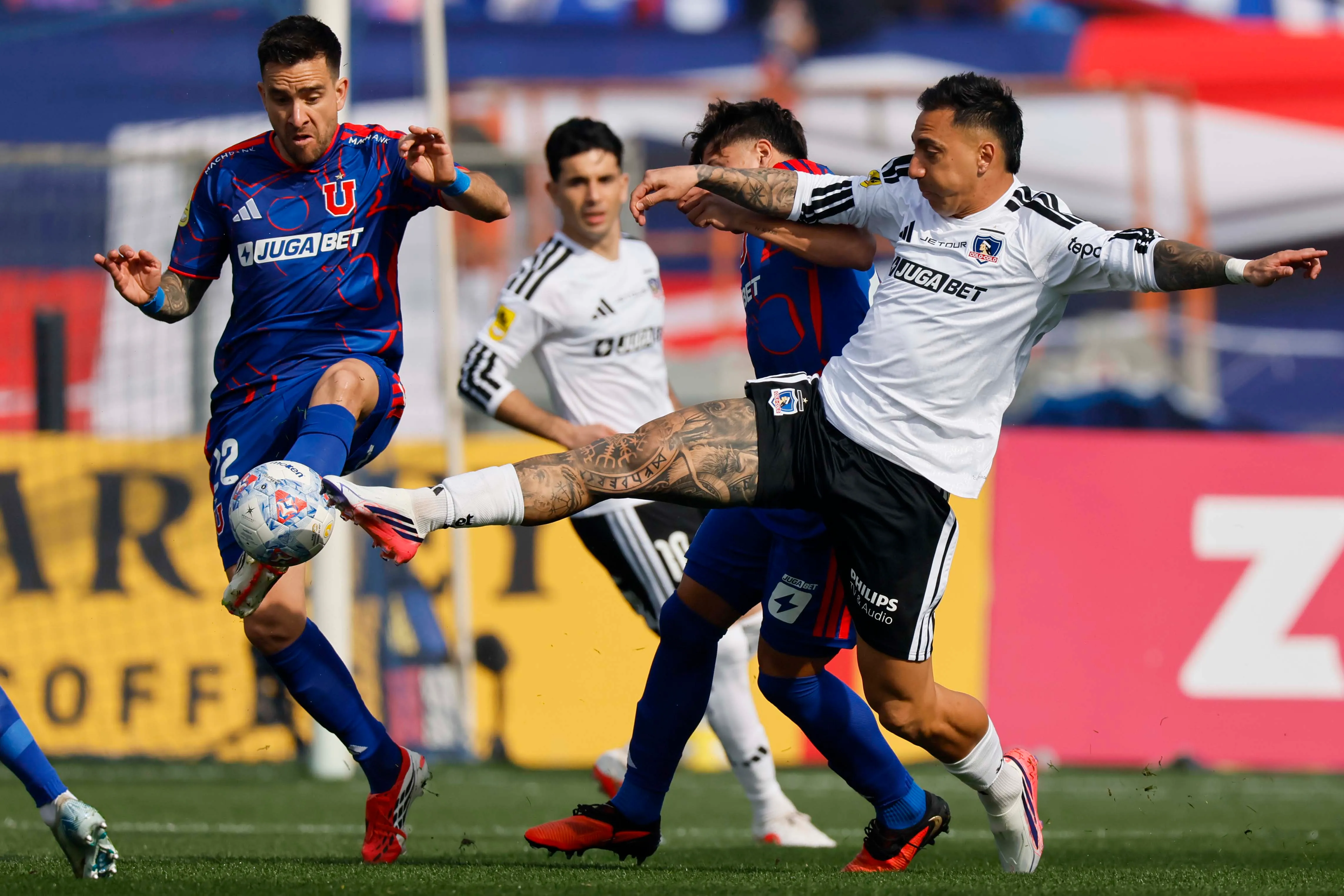 Colo Colo triunfó en el Superclásico 200. Imagen: Photosport.