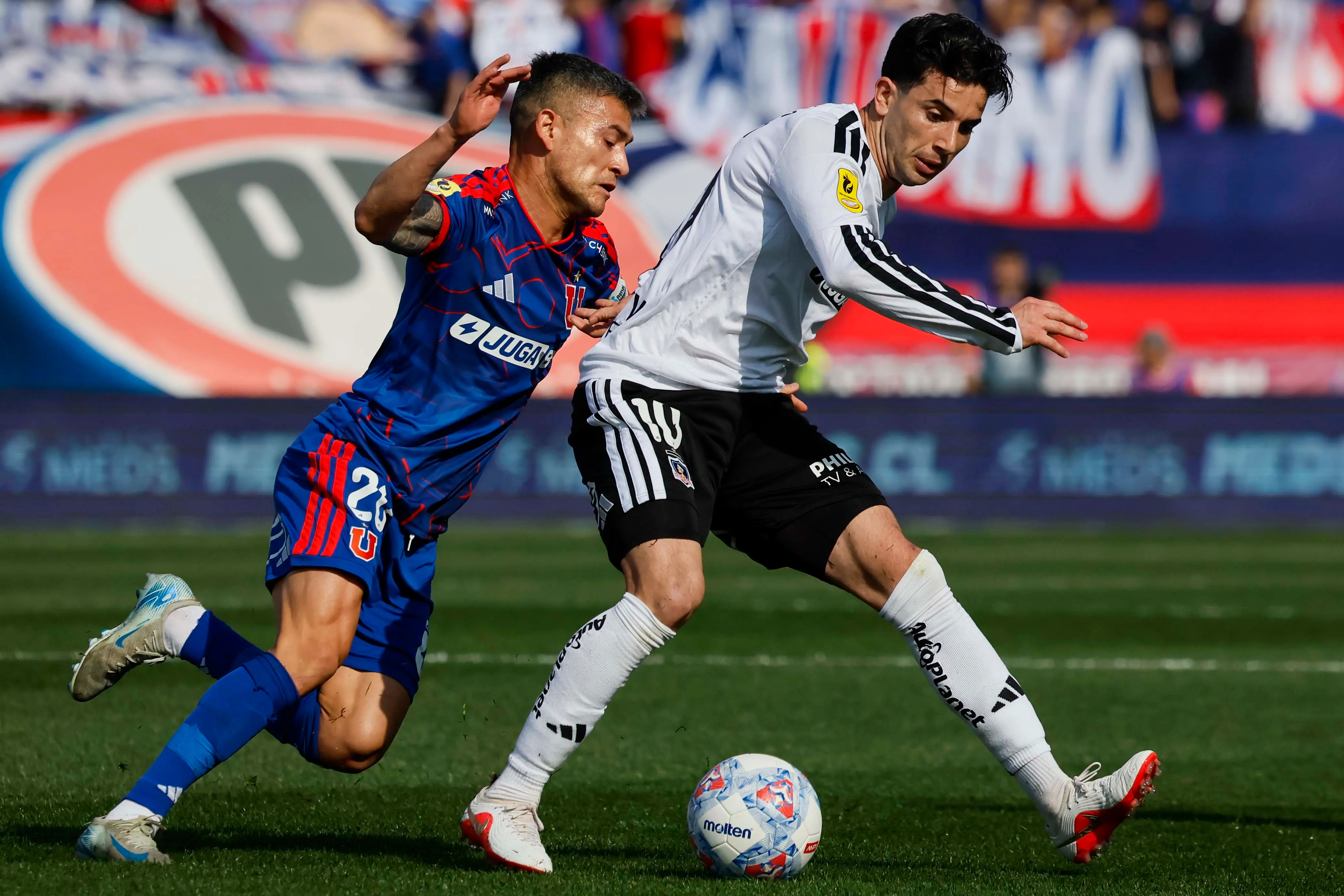 Colo Colo triunfó en el Superclásico 200. Imagen: Photosport.