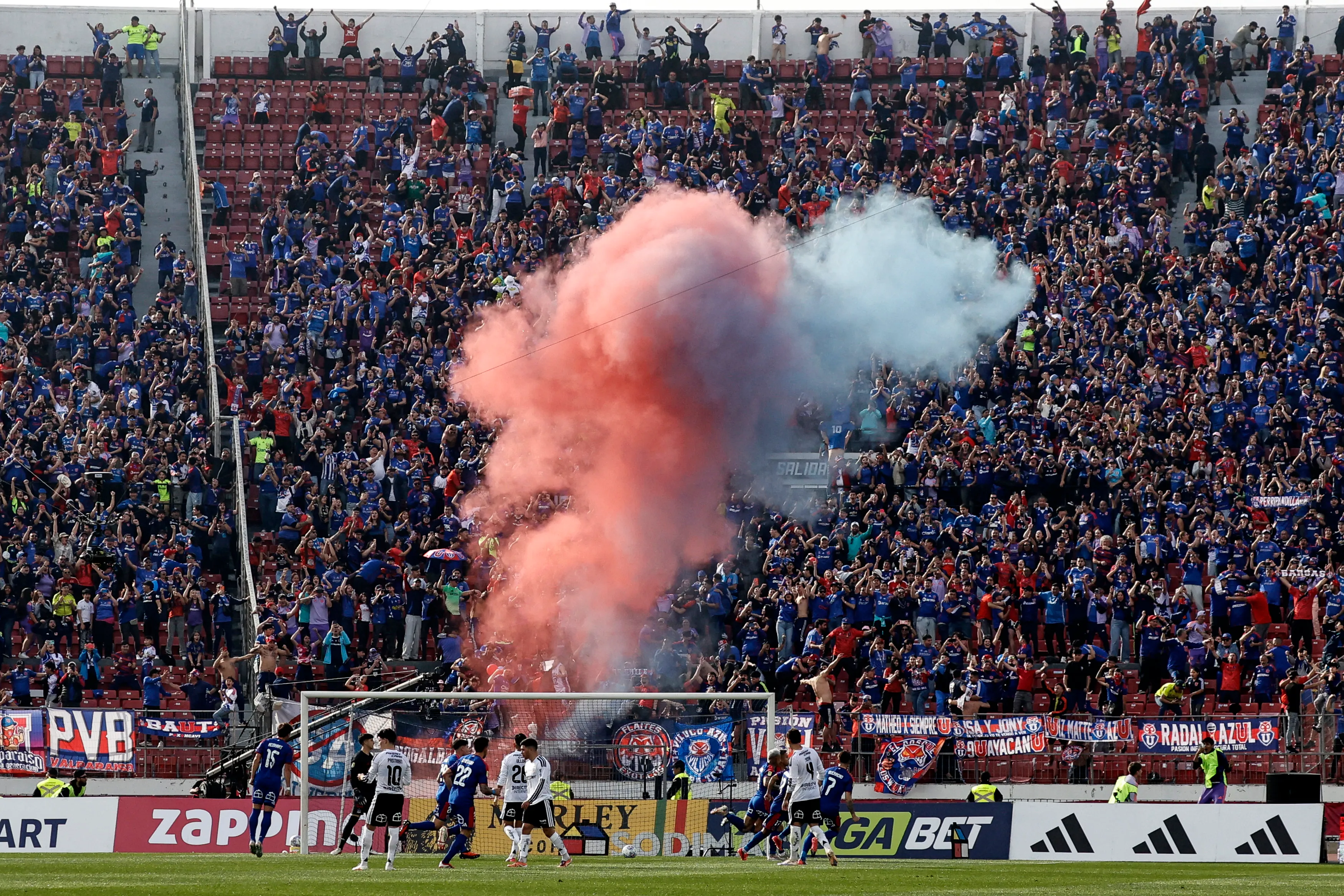 Colo Colo triunfó en el Superclásico 200. Imagen: Photosport.