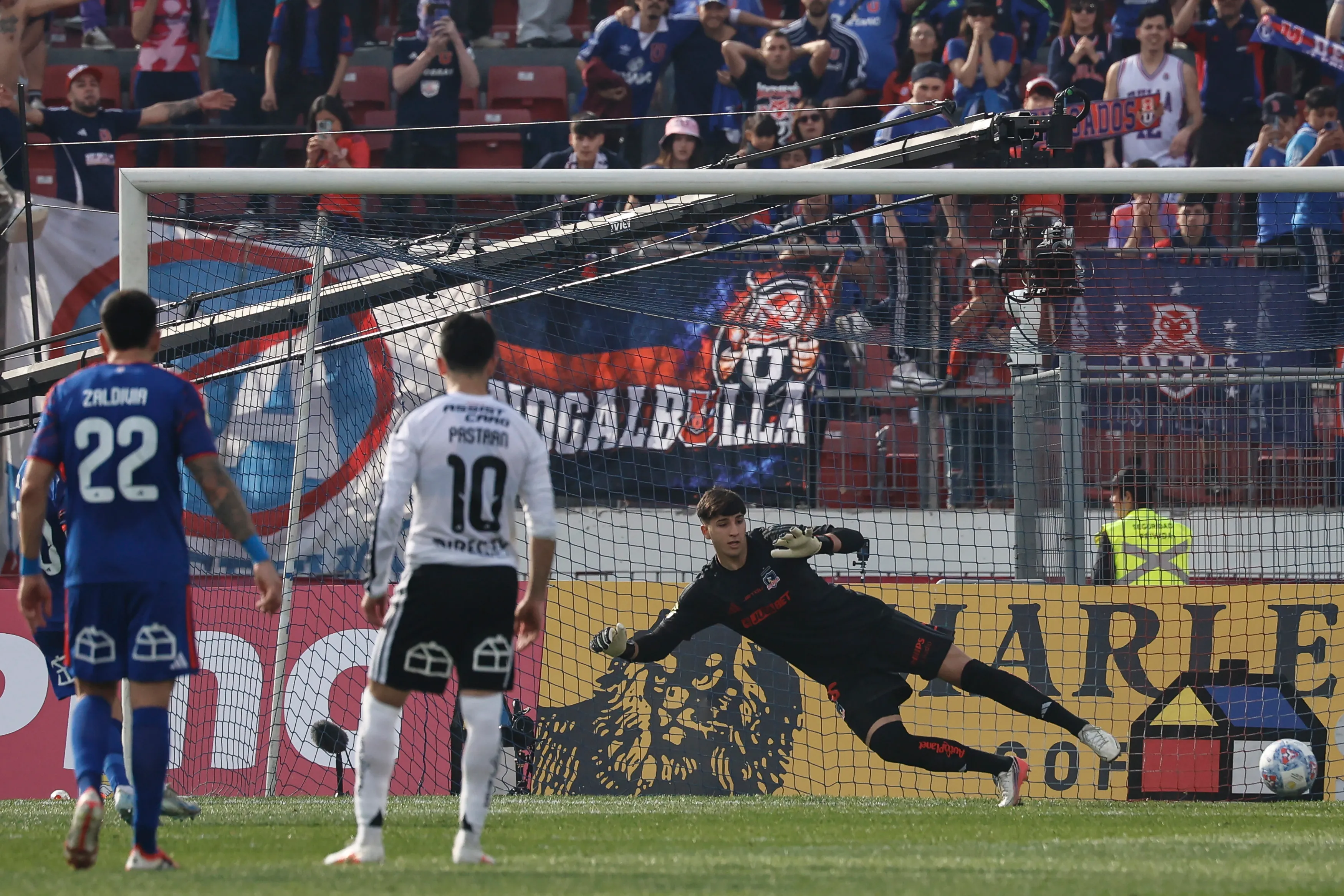 Colo Colo triunfó en el Superclásico 200. Imagen: Photosport.