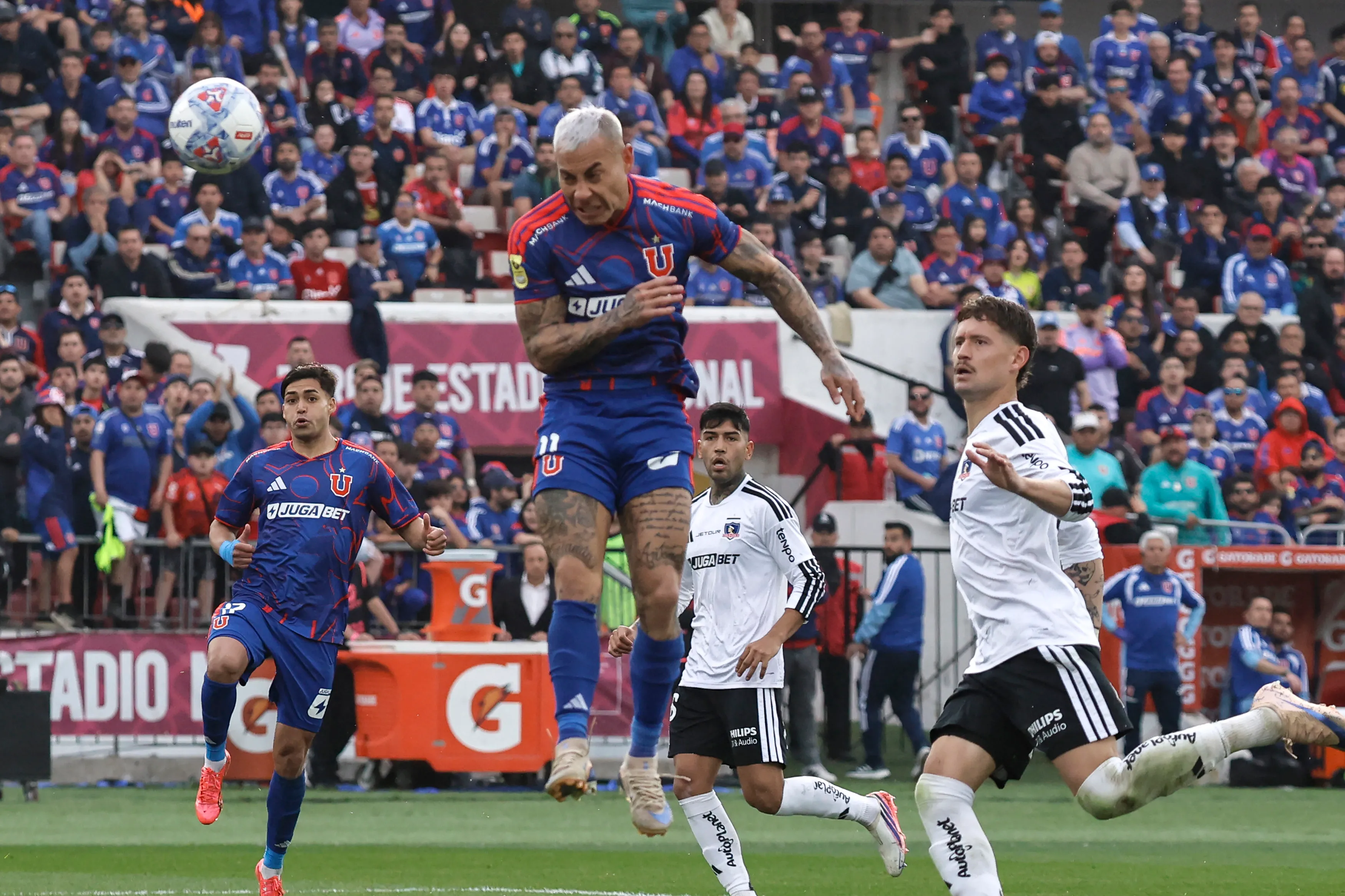 Colo Colo triunfó en el Superclásico 200. Imagen: Photosport.