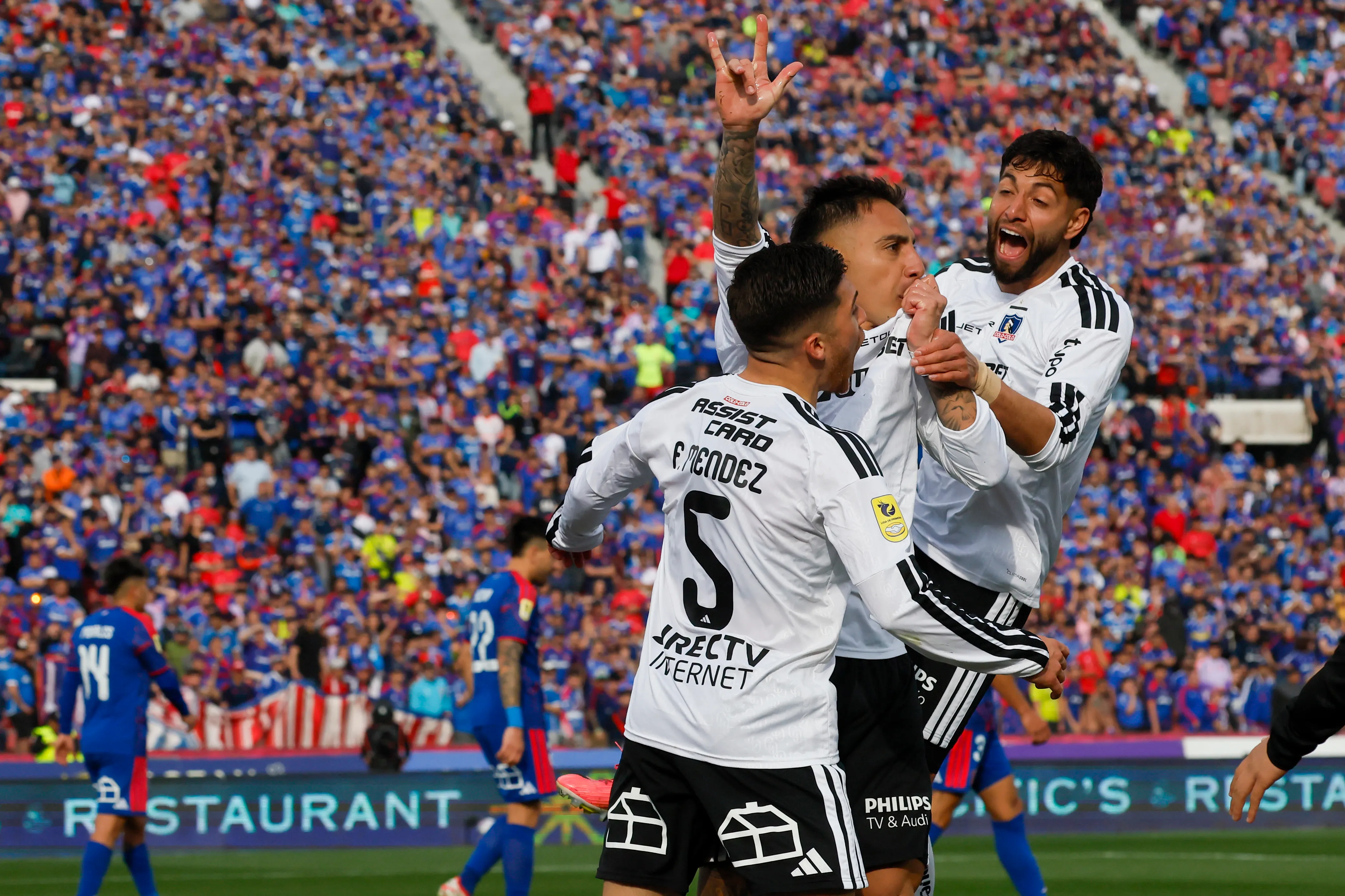 Colo Colo triunfó en el Superclásico 200. Imagen: Photosport.