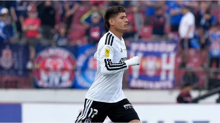 Román cumple un sueño con Colo Colo tras su primer Superclásico.