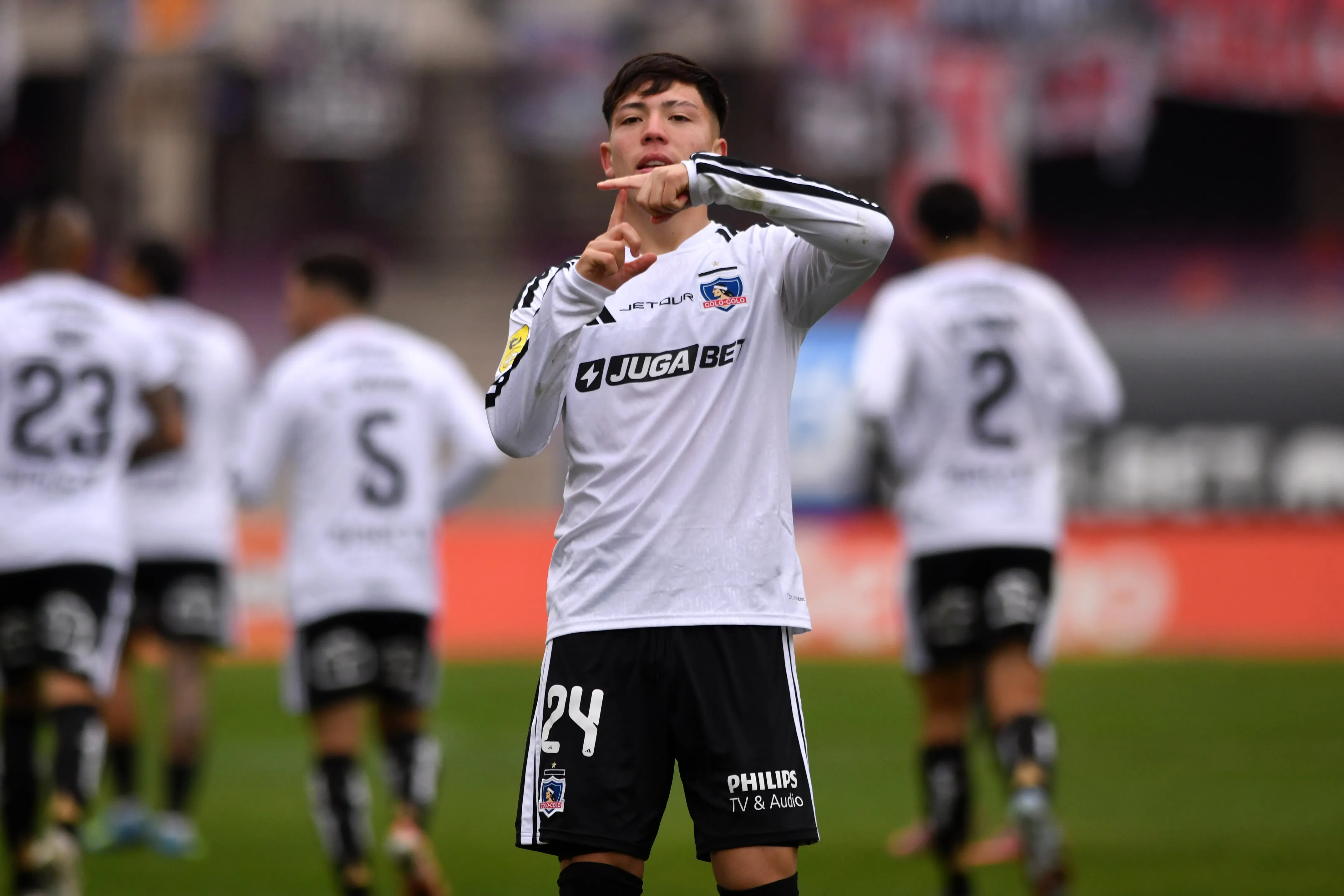 Leandro Hernández recibió el apoyo de Ortiz, y se transformó en una de las figuras del equipo | Foto: Photosport