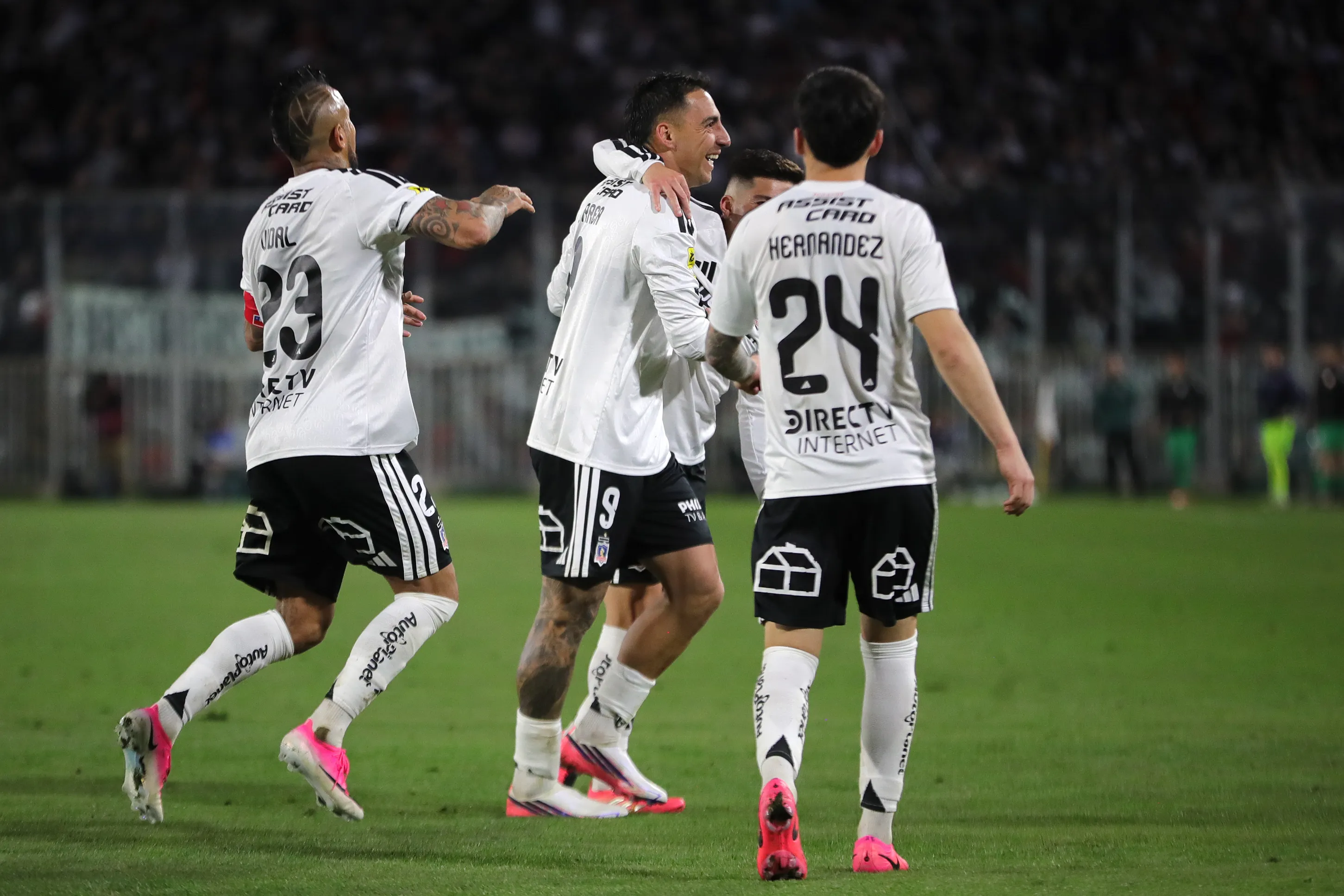 El Cacique no para de sacar cuentas alegres. Imagen: Felipe Zanca/Photospor