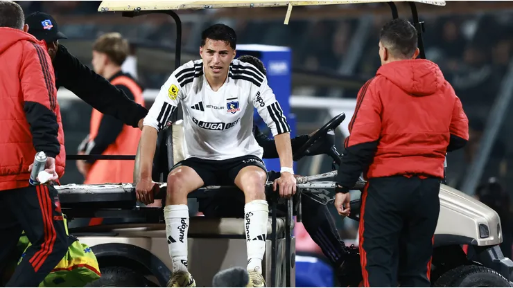 La señal de Villagra que tranquiliza a Colo Colo tras salir lesionado.