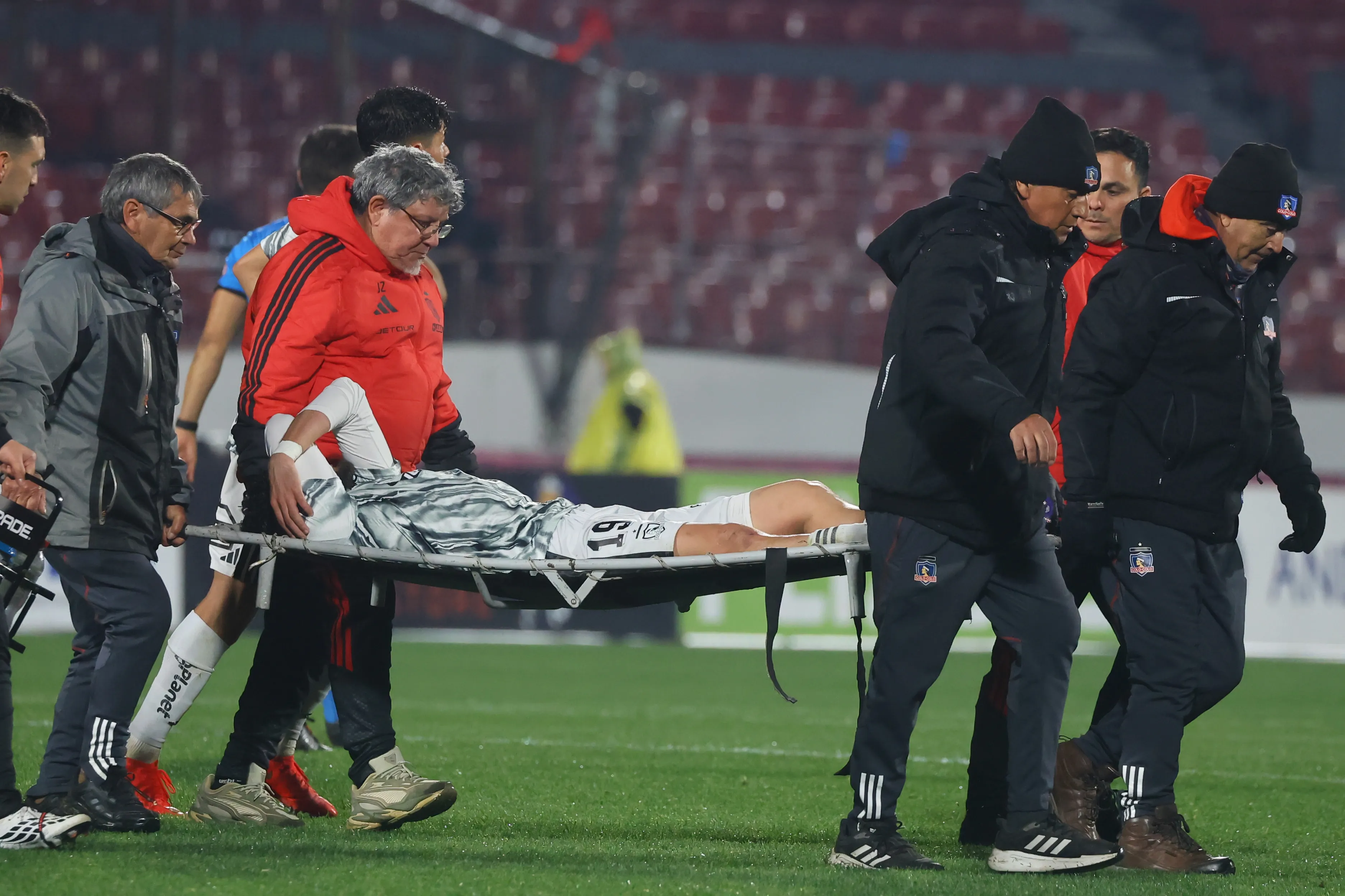 El pasado miércoles, el Tigre encendió las alarmas en Macul luego de abandonar el partido ante Unión Española por una lesión en su rodilla.