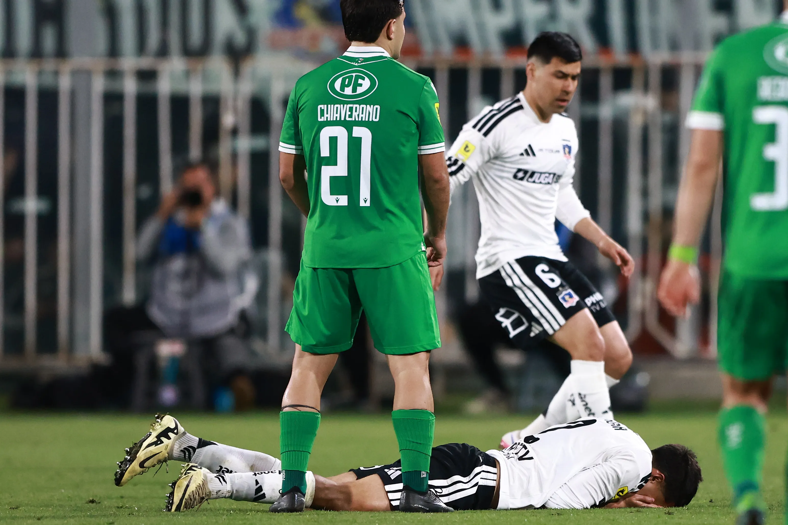 Jonathan Villagra se vio obligado a abandonar el terreno de juego tras sentir molestias físicas.