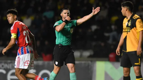 Con polémicas contra Colo Colo: Gastón Philippe será el árbitro ante Huachipato
