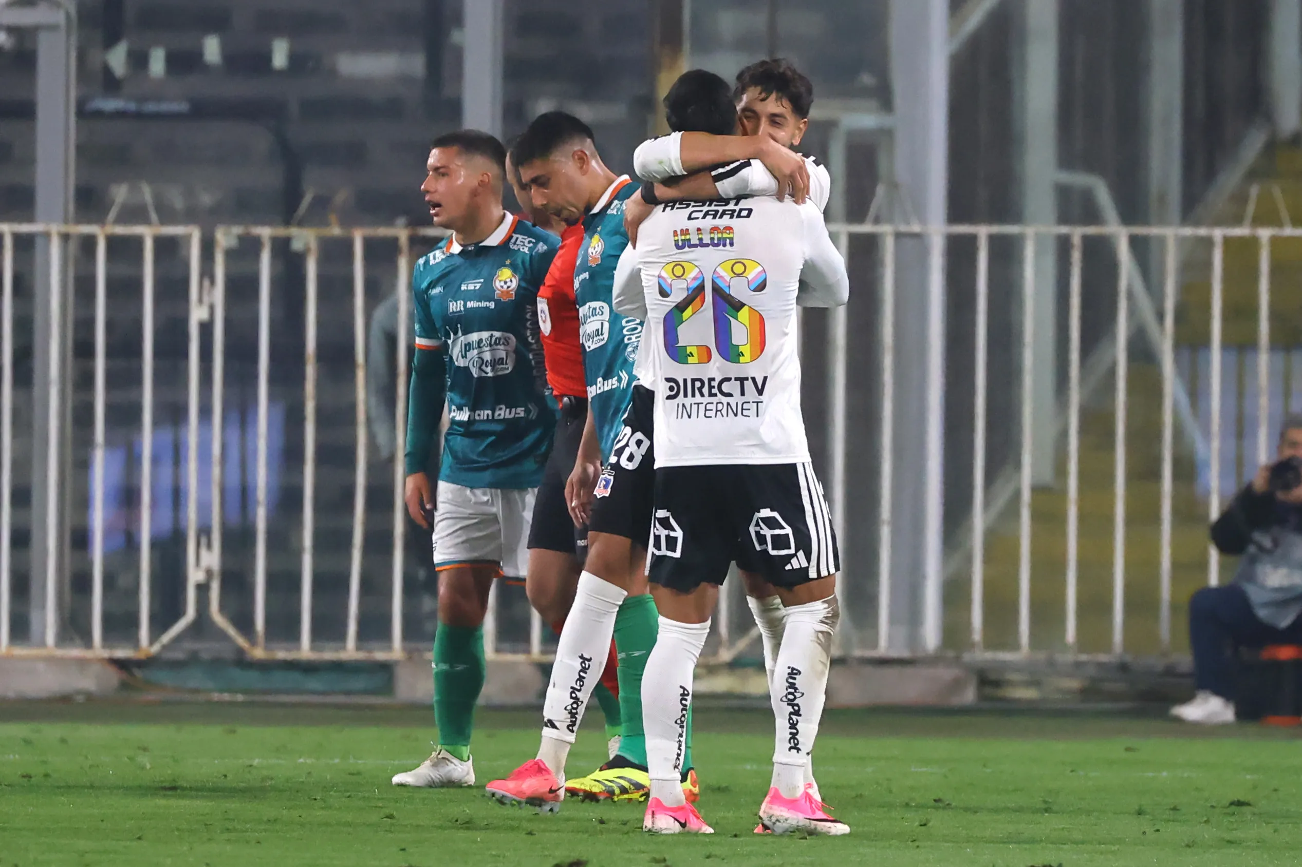 Rojas y Ulloa renovarán en Colo Colo, pese a tener contrato vigente | Foto: Photosport