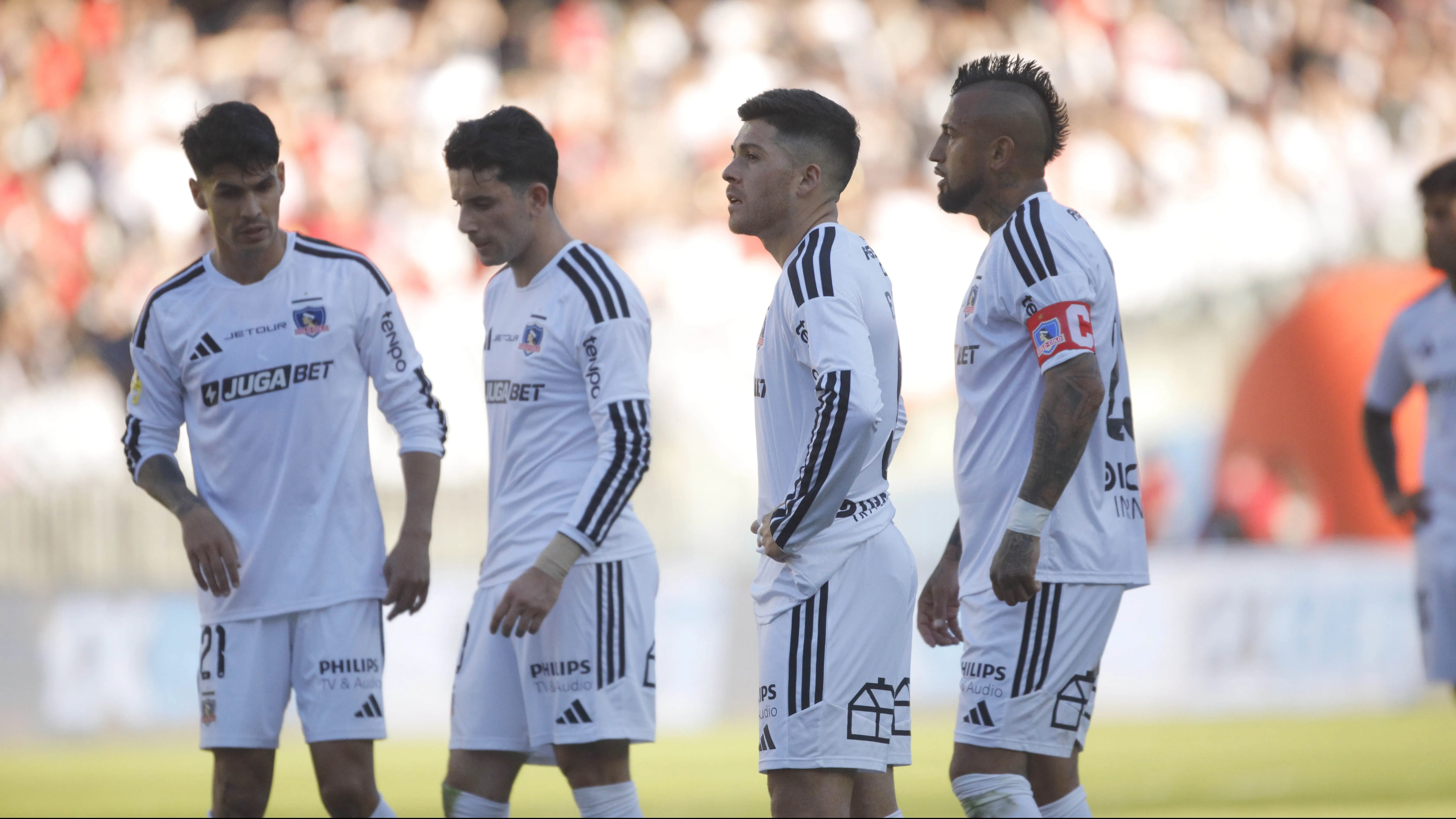 Colo Colo mira con atención el título.
