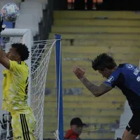 Fernando Ortiz reacciona al error de Vozinha en el empate frente a Huachipato