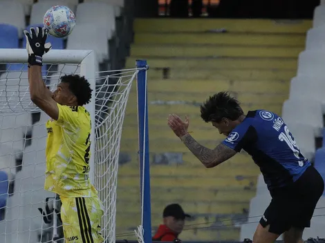 Fernando Ortiz reacciona al error de Vozinha en el empate frente a Huachipato