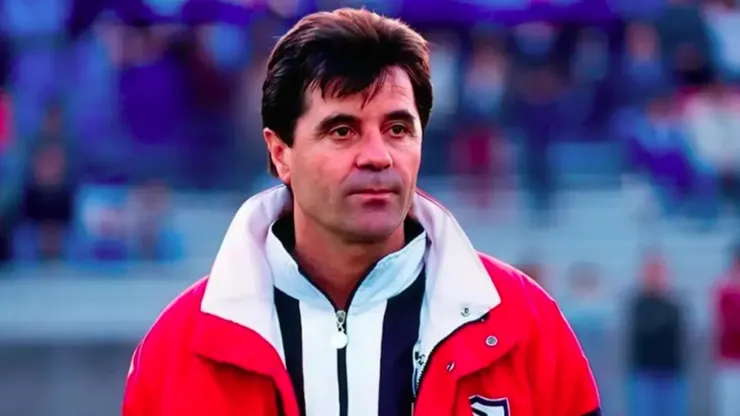 Mirko Jozic emociona a todos en su llegada a Chile: "Sigue mi amor por Colo Colo"