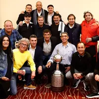 Plantel de Colo Colo 91 tuvo su esperada reunión con Mirko Jozic