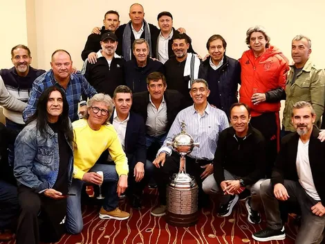 Plantel de Colo Colo 91 tuvo su esperada reunión con Mirko Jozic