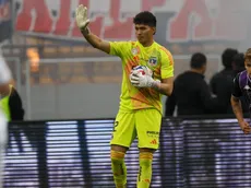 Villanueva aparece como solución para el arco de Colo Colo
