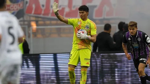 Villanueva aparece como solución para el arco de Colo Colo ante Audax.