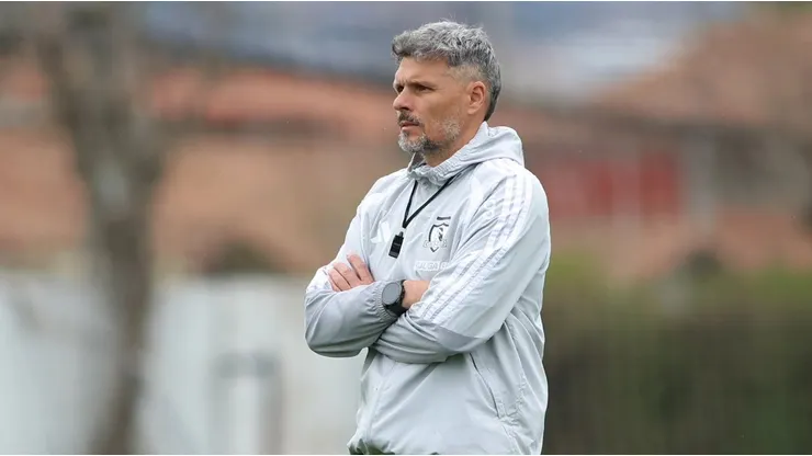 Sorpresas y cambio de esquema: la formación que trabaja Ortiz para Colo Colo.