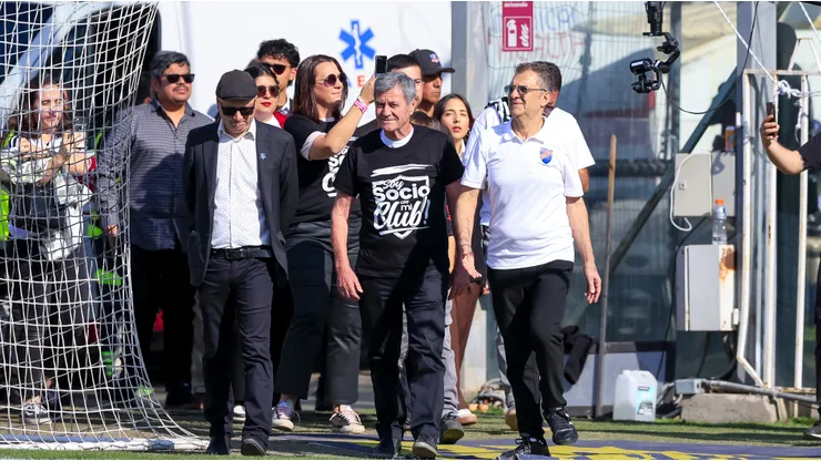 Jozic impulsa a hinchas de Colo Colo a hacerse socios con potente mensaje.
