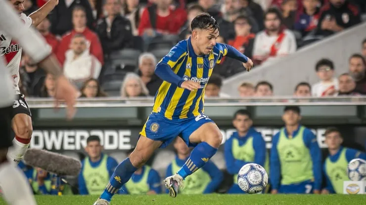Ex Colo Colo: Vicho Pizarro suma asistencia en Rosario Central ante Argentinos Juniors de Cortés
