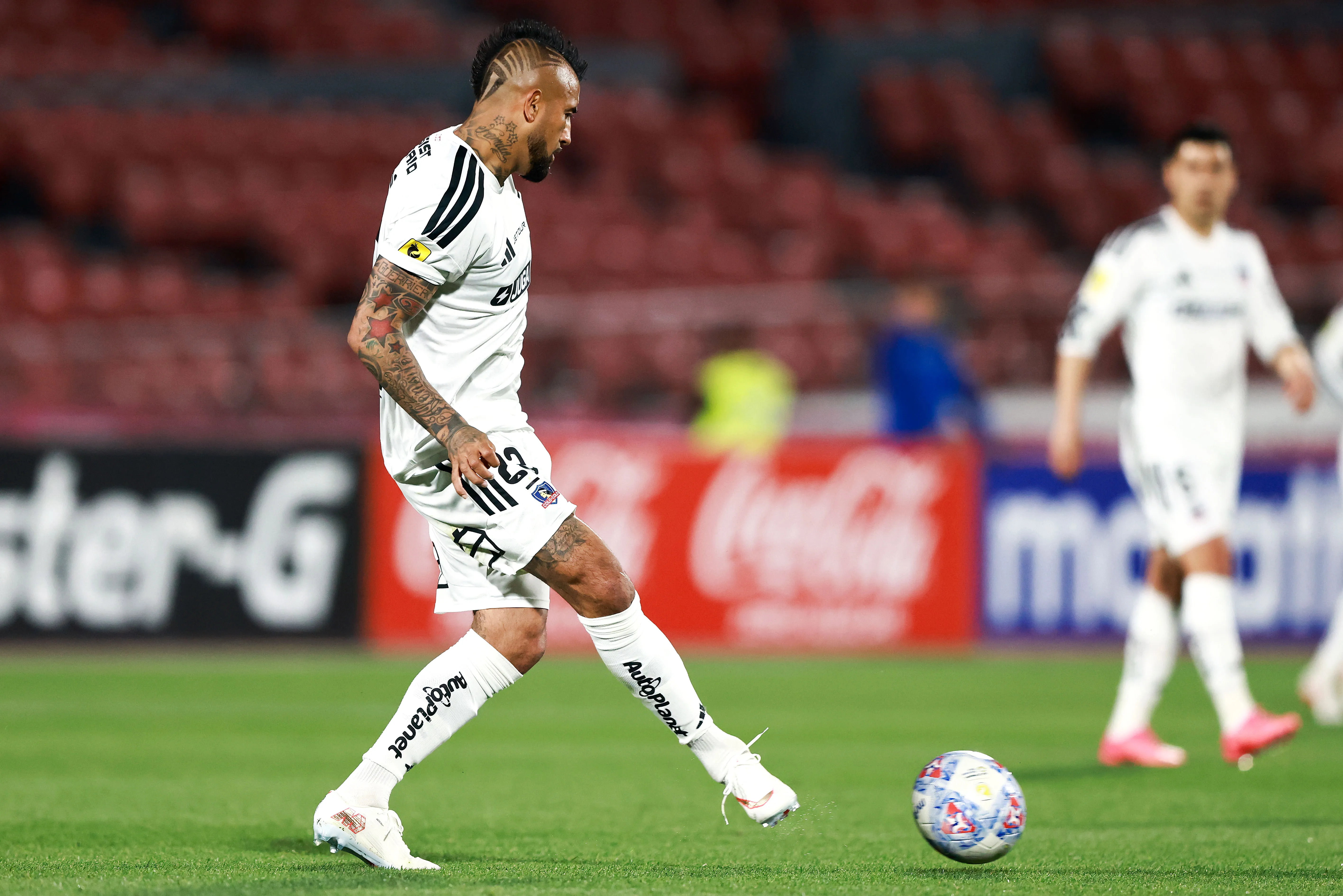 Arturo Vidal fue uno de los puntos altos esta noche en Colo Colo.Imagen: Felipe Zanca/Photosport