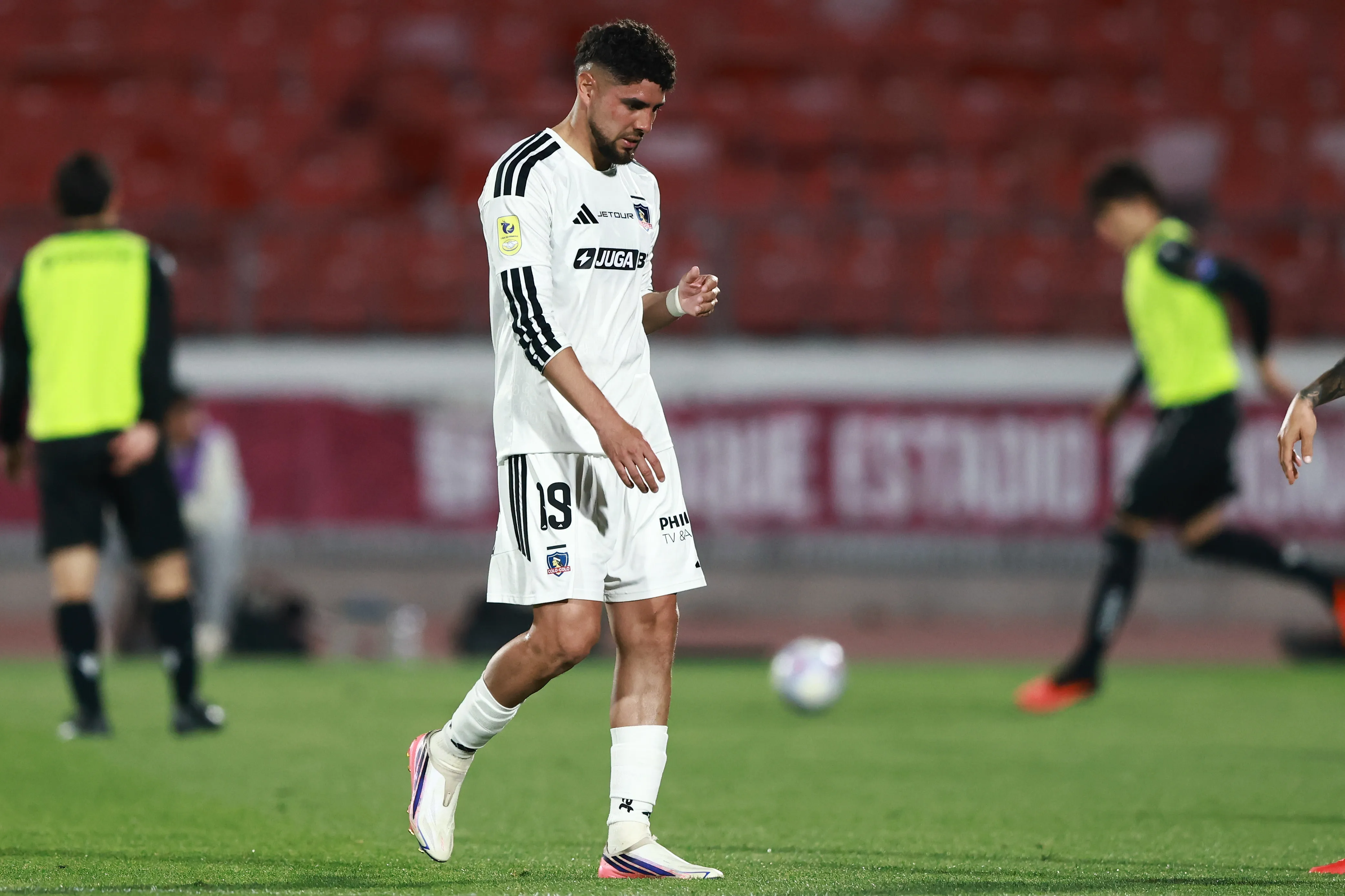Maximiliano Romero tuvo un bajo partido en Colo Colo.Imagen: Felipe Zanca/Photosport