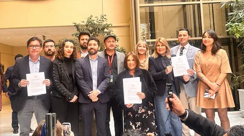 CSD Colo Colo presenta proyecto de ley para entregar nacionalidad por gracia a Mirko Jozic.
