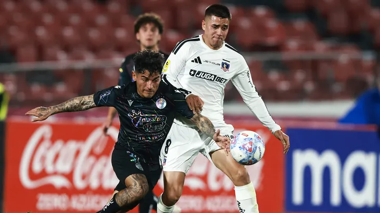 Colo Colo enfrenta a Audax Italiano.