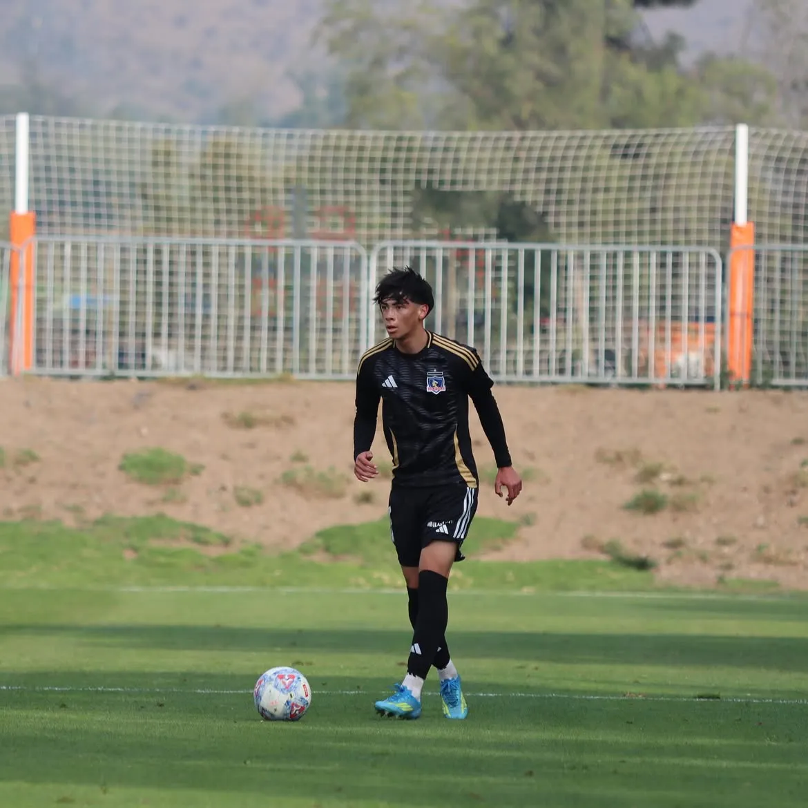 Matías Orellana en las juveniles de Colo Colo. (Foto: Instagram)