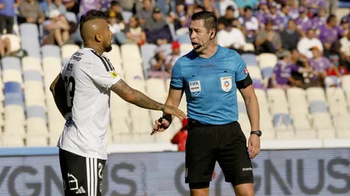 El árbitro que dirigirá a Colo Colo y Puerto Montt y su registro con el Cacique.