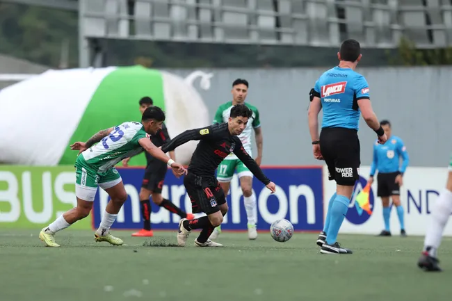 Colo Colo y Puerto Montt se verán las caras el próximo martes.Imagen: Nicolas Klein/Photosport