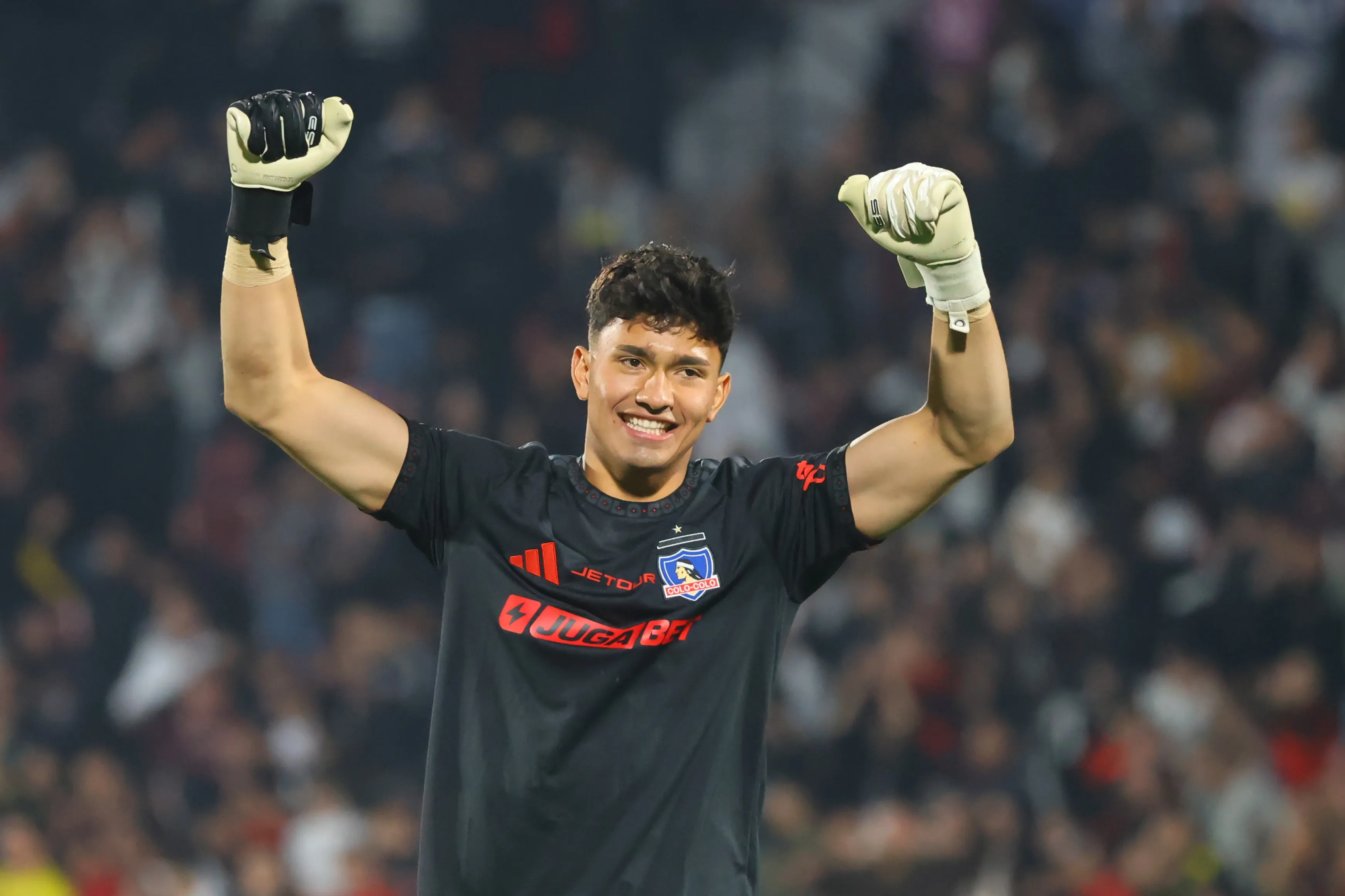 Eduardo Villanueva cumplió una buena actuación en Colo Colo.Imagen: Jonnathan Oyarzun/Photosport