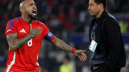 Arturo Vidal sigue dándole a Nicolás Córdova.
