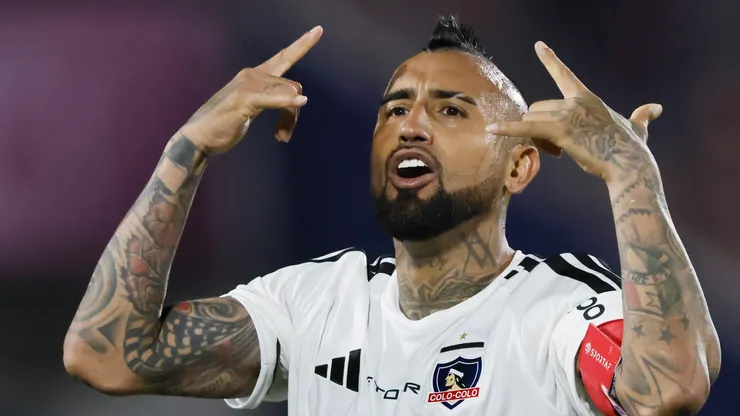 Ex DT de la U se rinde ante Arturo Vidal y lo pone como ejemplo para los jóvenes.
