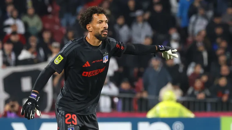 Vozinha regresa a Chile y se suma a los entrenamientos de Fernando Ortiz en Colo Colo