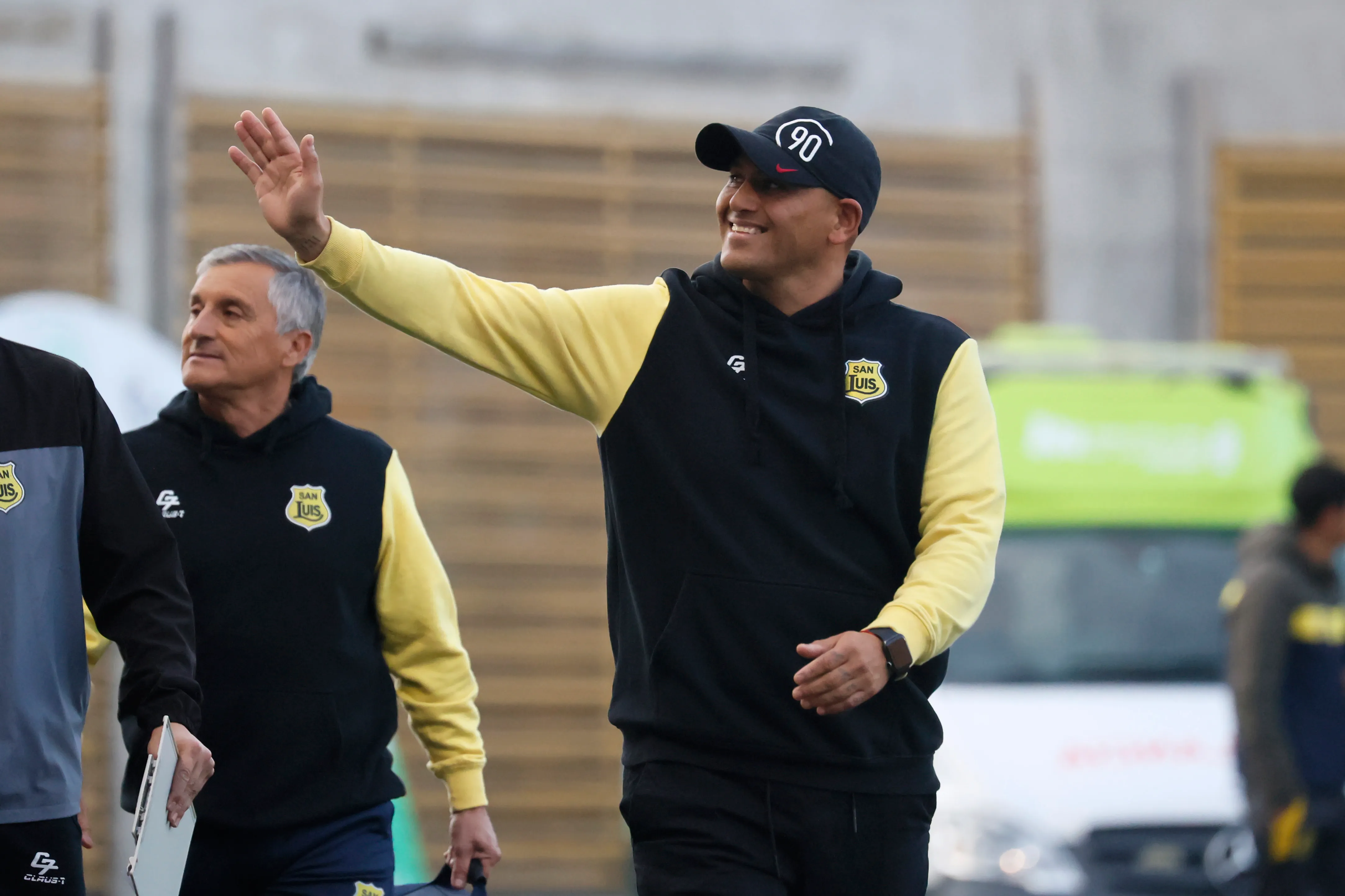 Chupete Suazo brilla como DT en San Luis.