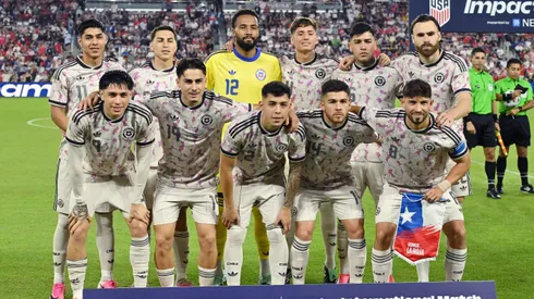 Formación confirmada de Chile frente a México.