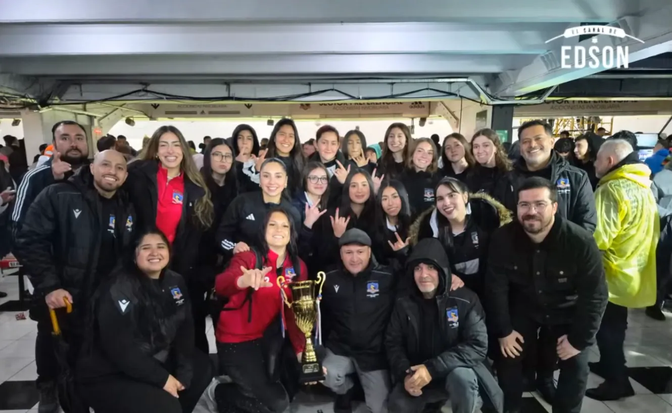 El improvisado homenaje a Colo Colo Voley en el hall de Océano | Foto: El Canal de Edson