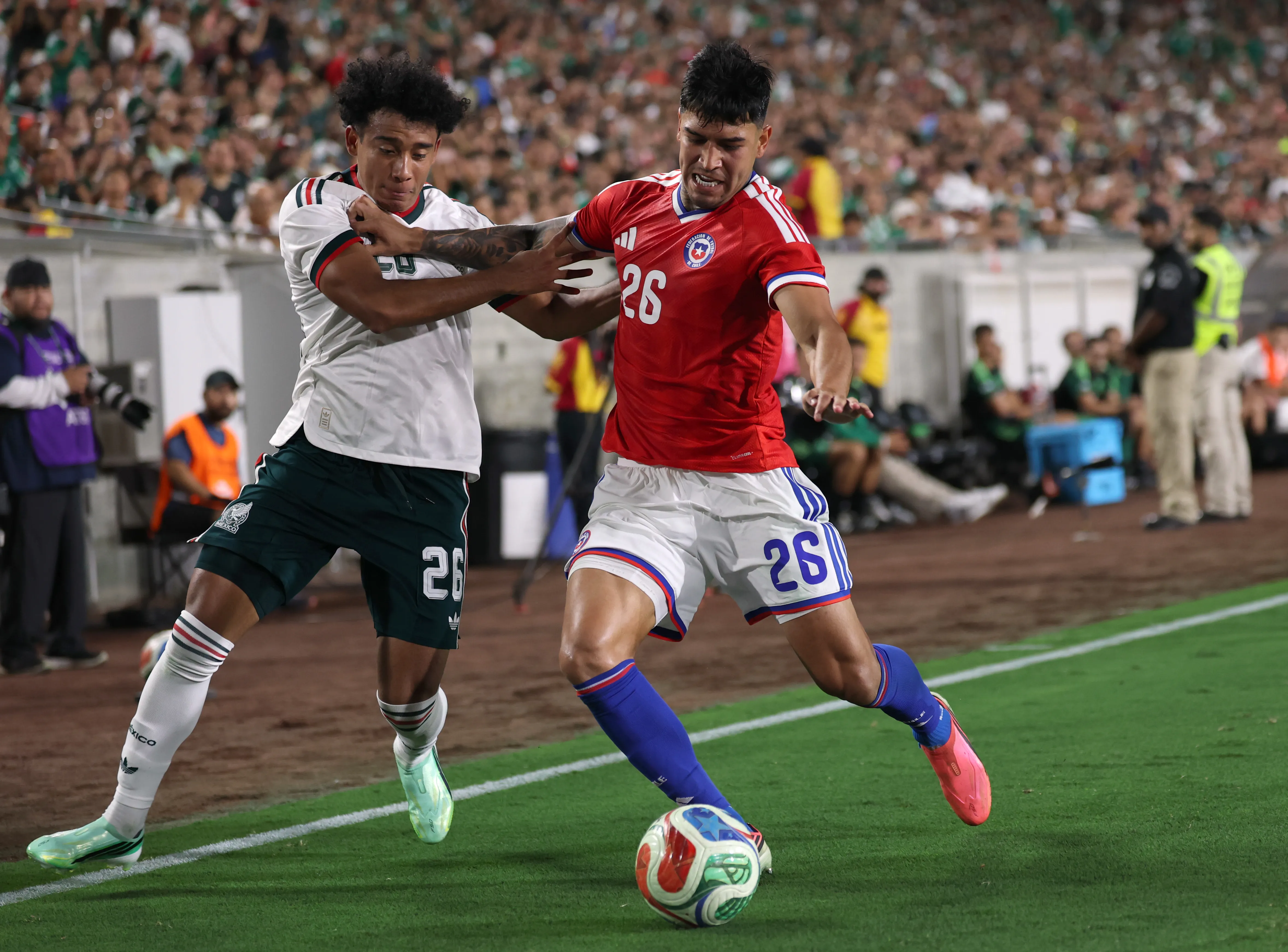 Arturo Vidal destacó la gira de Diego Ulloa en Norteamérica | Foto: Getty