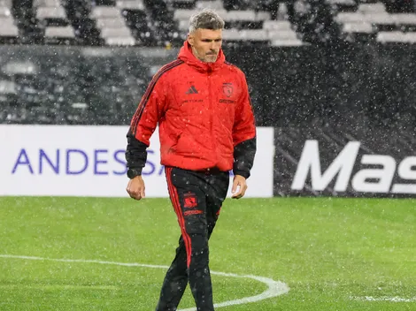 Ortiz revisó el estado de la cancha del Monumental tras las lluvias