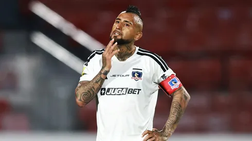 Histórico de Colo Colo mete presión a Blanco y Negro por Arturo Vidal y advierte sobre su futuro.