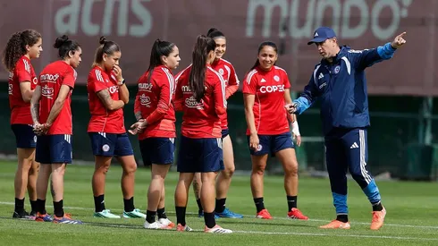 ¿A qué hora juega Chile femenino vs Bolivia y qué canal transmite?