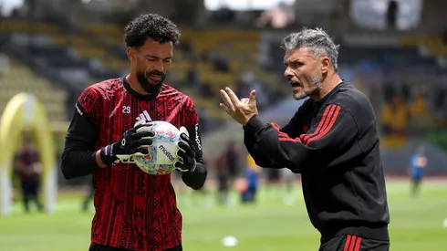 Fernando Ortiz dificultaría la renovación de Vozinha en Colo Colo.