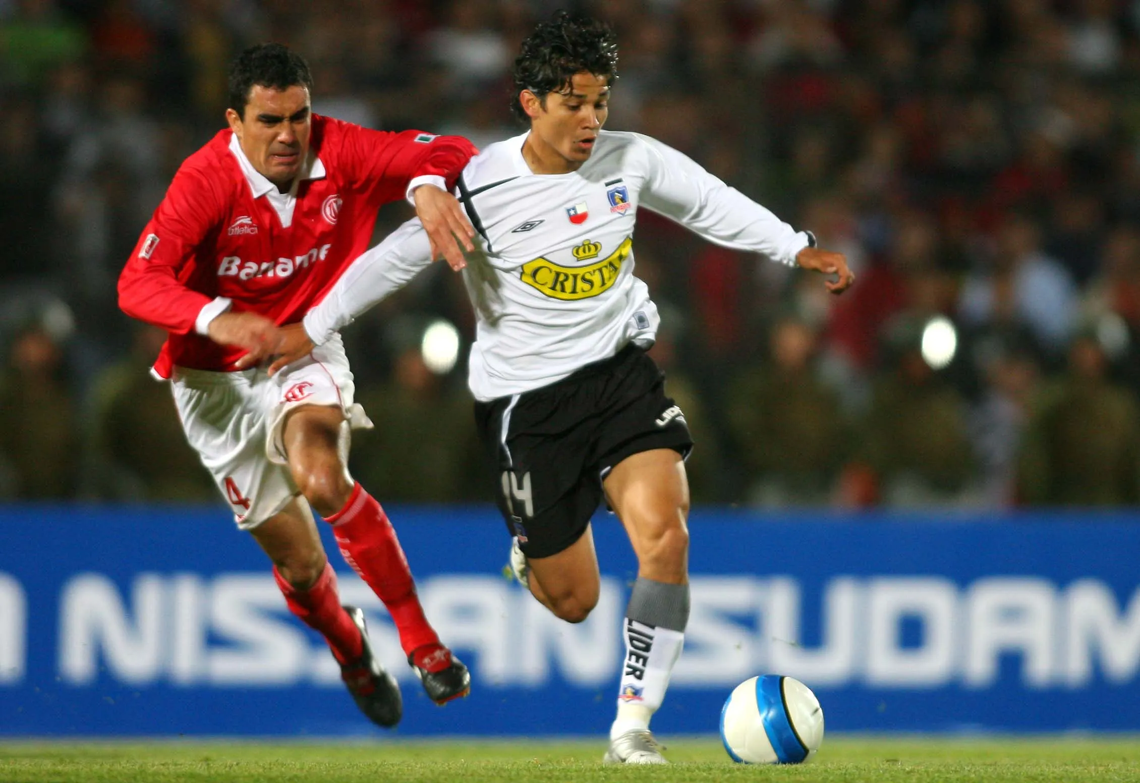 Matías Fernández realizó la jugada que imitó Lamine Yamal en 2006.Imagen: ANDRES PINA/PHOTOSPORT