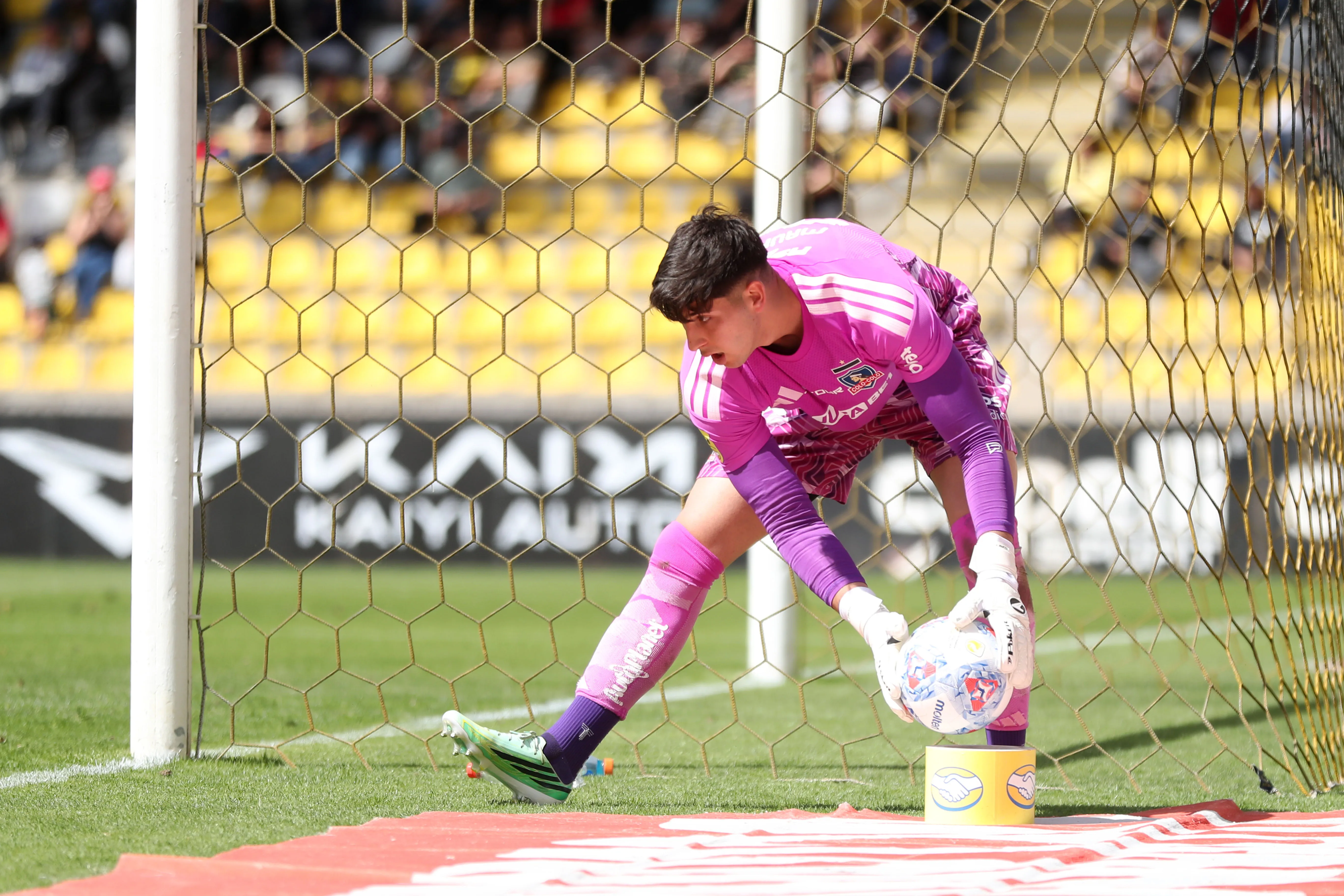 Jaime Pizarro analiza la lucha por la titularidad en el arco de Colo Colo.