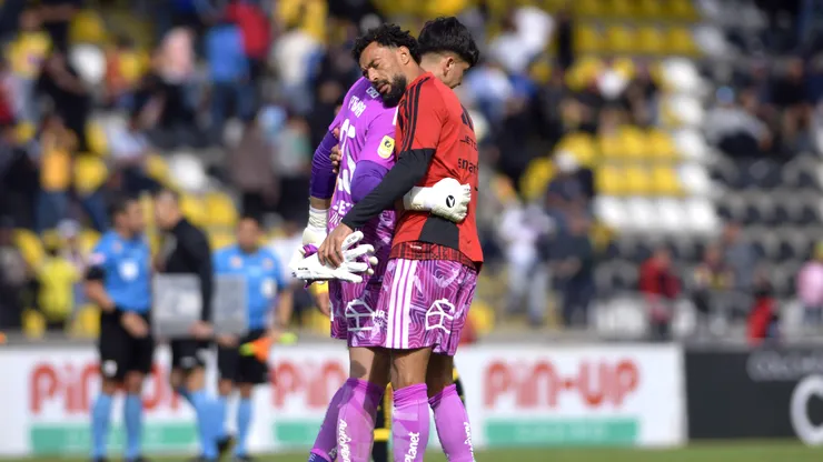 Jaime Pizarro analiza la lucha por la titularidad en el arco de Colo Colo.